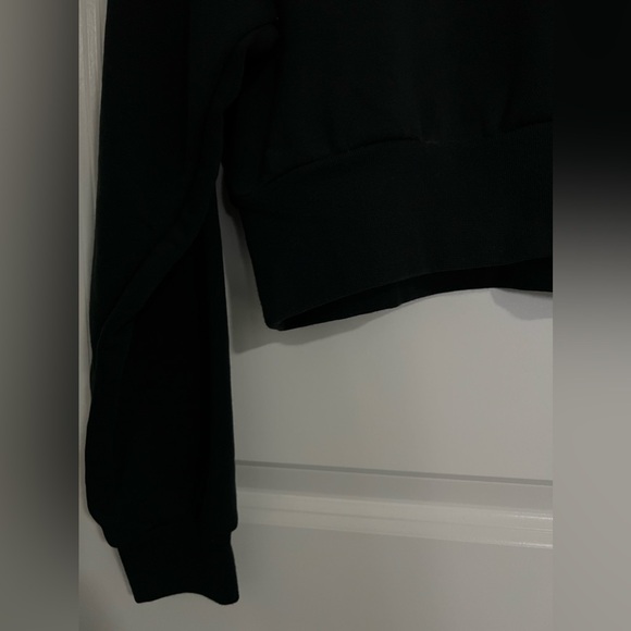 *NWT* NIKE WOMEN’S BLACK LOGO CREWNECK OVERSIZED FIT - MEDIUM - Picture 3 of 5